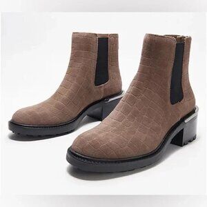 Vince Camuto 'Kelivena' chelsea boots women 9 grey